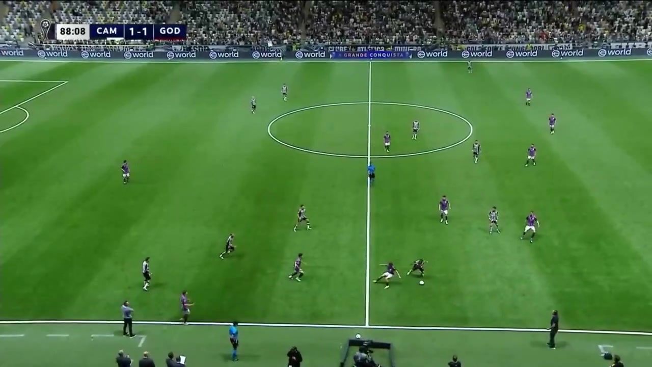 乐鱼体育-首秀送助攻！23岁雷尼尔回归巴西后首秀，替补登场助攻胡尔克破门