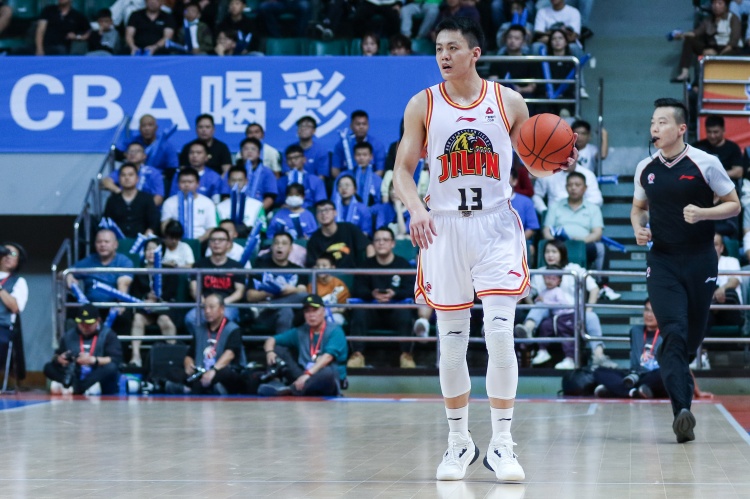 乐鱼-吉林队务实调整阵容，姜宇星离队成战略转型重要步骤