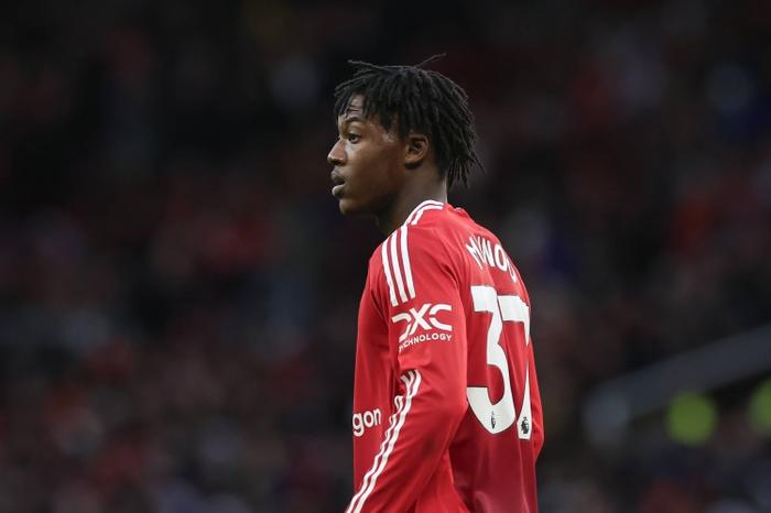 身价5000万欧，记者：目前没有迹象表明梅努会离开曼联